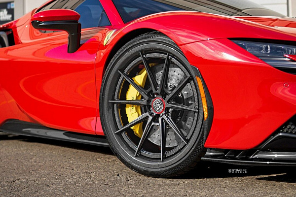 Фото дисков Savini SV10 Другой цвет на Ferrari SF90