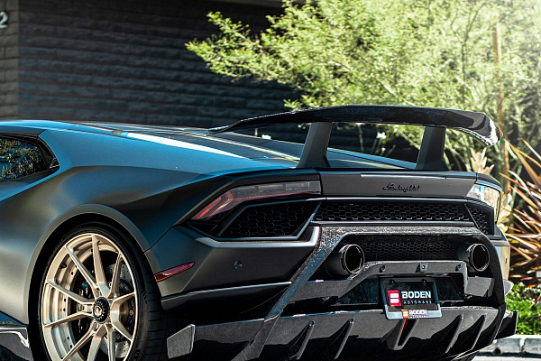 Фото дисков Anrky AN22 Сатиновая шампань на Lamborghini Huracan