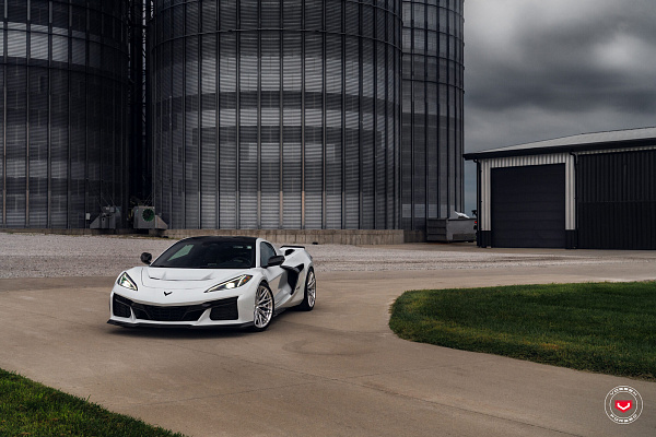 Фото дисков Vossen S21-02 Глянцевый лак на Chevrolet Corvette C8