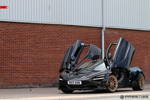 Фото дисков Anrky AN20 Сатиновое золото на McLaren 720S