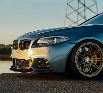 Фото дисков HRE 301M на BMW 5/M5 (F10)