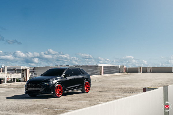 Фото дисков Vossen EVO-3 Красный глянец на Audi Q8