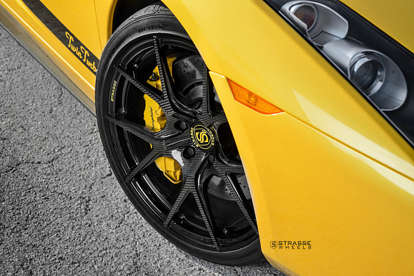 Фото дисков Strasse Wheels SM5R Deep Concave Monoblock Другой цвет на Lamborghini Gallardo