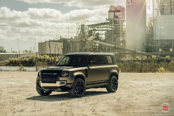 Фото дисков Vossen UV-4 Черный сатин на Land Rover Defender II