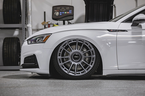 Фото дисков Rotiform OZR Сатиновый графит на Audi A/S/RS 5 (F5)