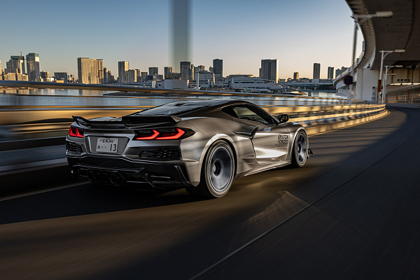 Фото дисков Brixton Forged RS01 Синий сатин на Chevrolet Corvette C8