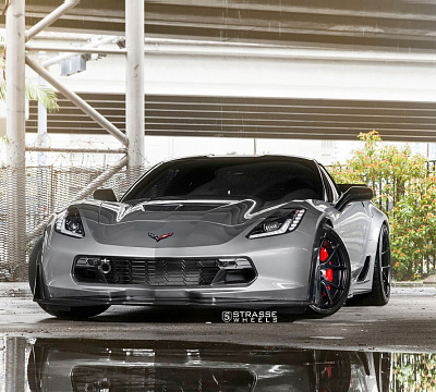 Фото дисков Strasse Wheels SM5R Deep Concave Monoblock на Chevrolet Corvette C7