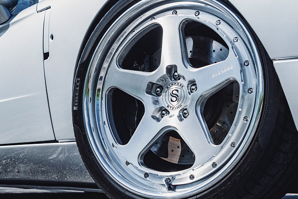 Фото дисков Strasse Wheels S5 Track Глянцевый лак на Ford GT I