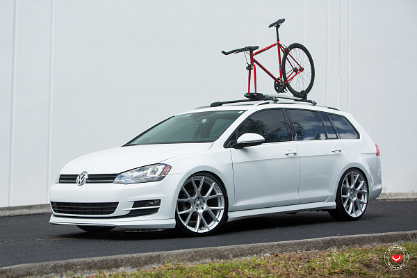 Фото дисков Vossen VFS-6 Серебро на Volkswagen Golf VII