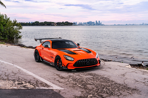 Фото дисков Strasse Wheels SV5 Deep Concave FS Черный сатин на Mercedes-Benz AMG GT I