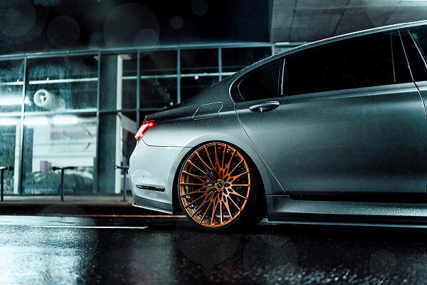 Фото дисков Brixton Forged HS1 Сатиновая медь на BMW 7 (G11/G12)