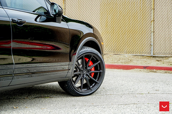 Фото дисков Vossen HF-3 Черный глянец на Porsche Cayenne II