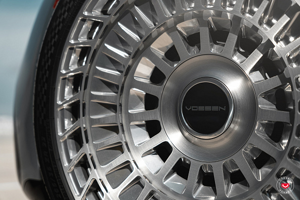 Фото дисков Vossen LC3-13T Глянцевый лак на Mercedes-Benz EQS