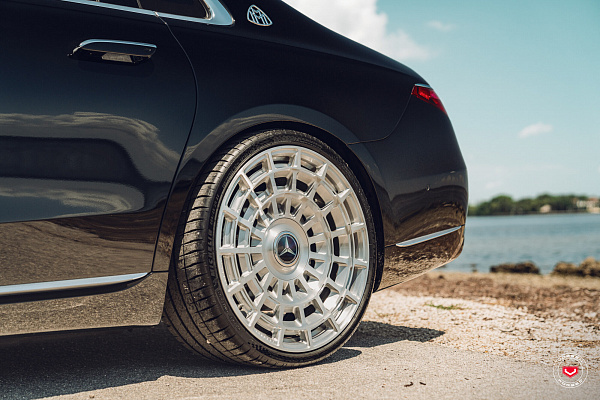 Фото дисков Vossen LC3-12 Глянцевый лак на Mercedes-Benz S-Class (W223)