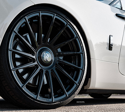 Фото дисков Strasse Wheels SV15T Deep Concave Duoblock RR на Rolls-Royce Ghost I