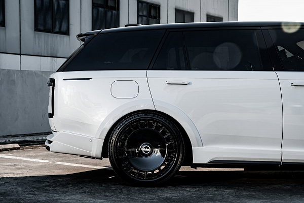 Фото дисков Brixton Forged LX15 Черный глянец на Land Rover Range Rover V