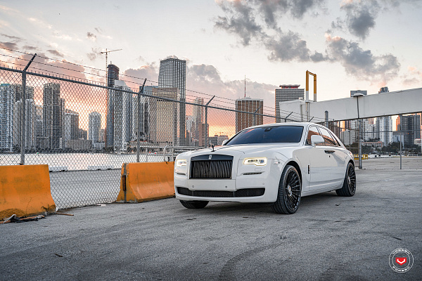 Фото дисков Vossen S17-15T Черный глянец на Rolls-Royce Ghost I