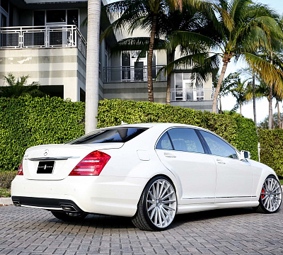 Фото дисков Vossen VFS-2 на Mercedes-Benz S-Class (W221)