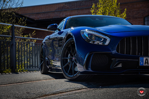 Фото дисков Vossen M-X2 Черный глянец на Mercedes-Benz AMG GT I