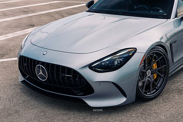 Фото дисков Strasse Wheels SM5RT Deep Concave FS Черный глянец на Mercedes-Benz AMG GT II