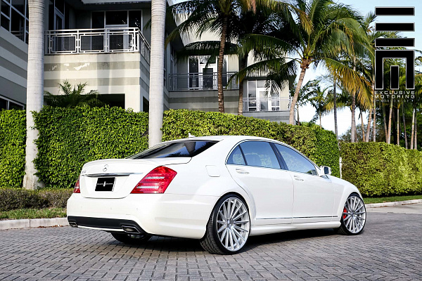 Фото дисков Vossen VFS-2 Серебро на Mercedes-Benz S-Class (W221)