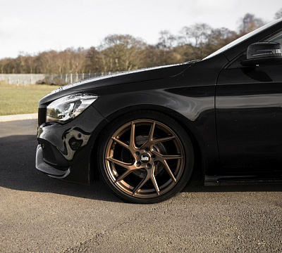 Фото дисков Bola FLA на Mercedes-Benz CLA (C117, X117)