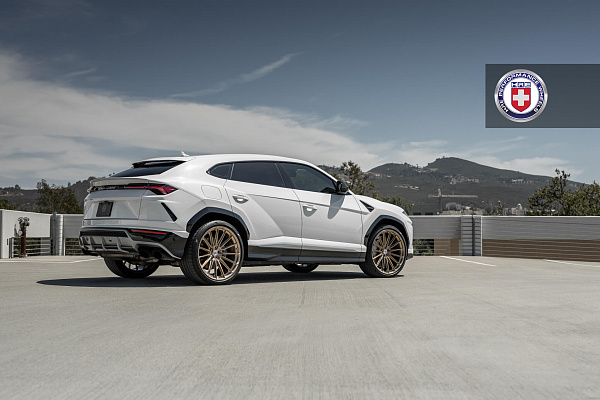 Фото дисков HRE P103SC Глянцевая шампань на Lamborghini Urus