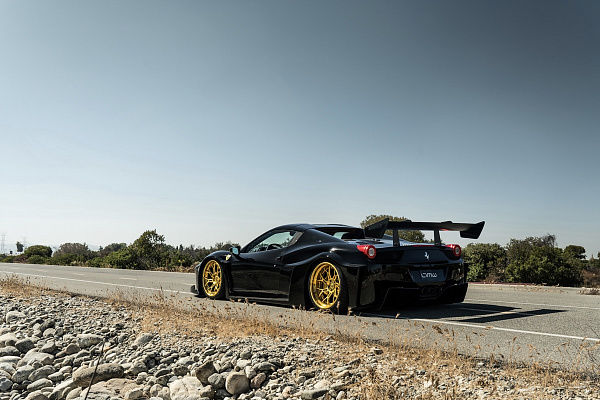 Фото дисков Savini SV72 Глянцевое золото на Ferrari 458
