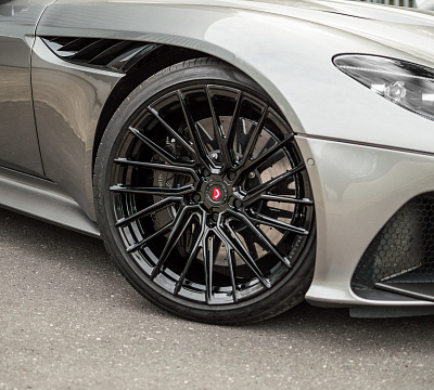 Фото дисков Vossen EVO-6TR на Aston Martin DBS 3