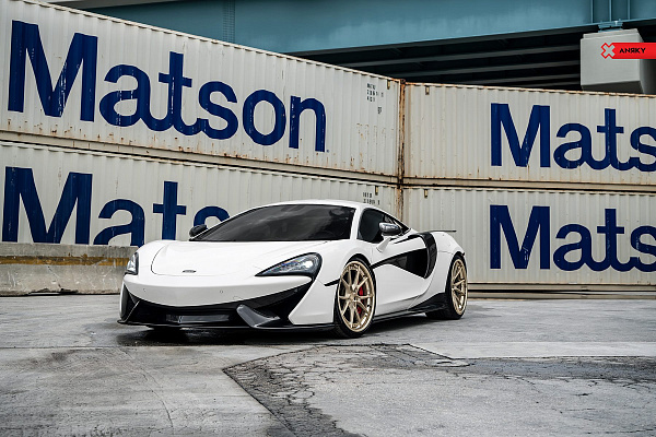 Фото дисков Anrky AN32 Сатиновая шампань на McLaren 570S