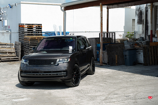 Фото дисков Vossen M-X3 Черный глянец на Land Rover Range Rover V