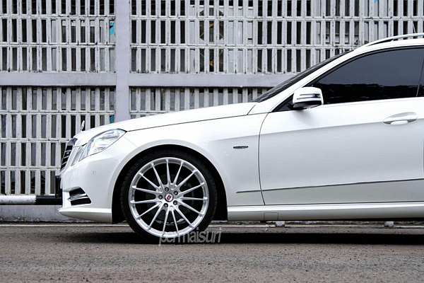 Фото дисков HRE P103 Глянцевый лак на Mercedes-Benz E-Class (W212, S212, C207)