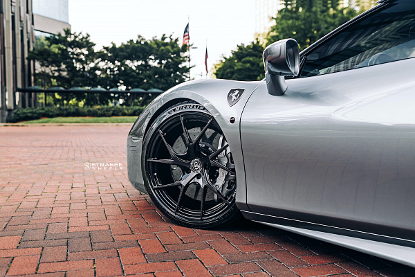 Фото дисков Strasse Wheels SM5RT Deep Concave Monoblock Другой цвет на Ferrari 488