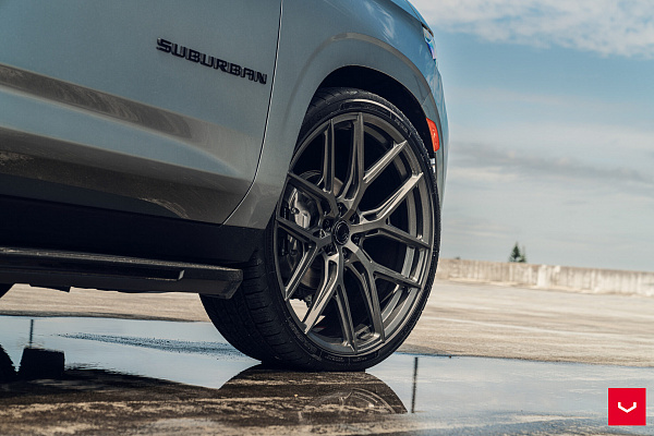 Фото дисков Vossen HF6-4 Глянцевый графит на Chevrolet Suburban XII