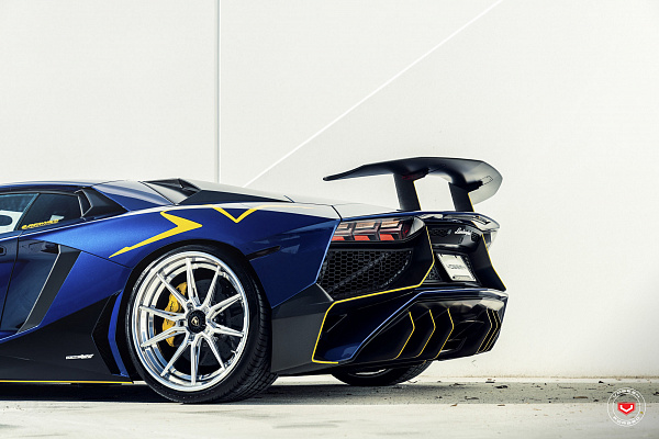 Фото дисков Vossen EVO-2R (3-Piece) Полированный лак на Lamborghini Aventador