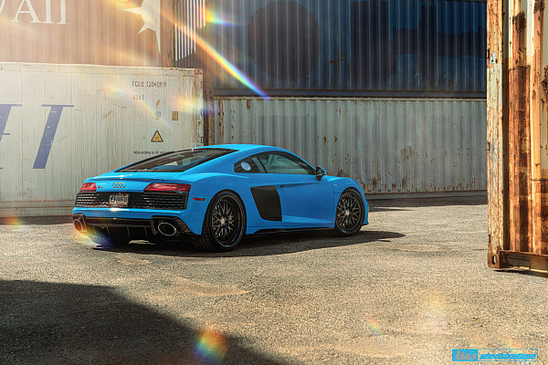 Фото дисков HRE 540C Черный глянец на Audi R8 (4S)