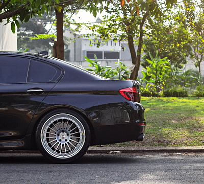 Фото дисков HRE 309 на BMW 5/M5 (F10)
