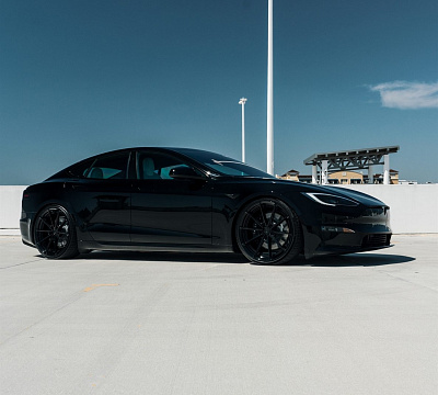 Фото дисков Anrky AN28 на Tesla Model S