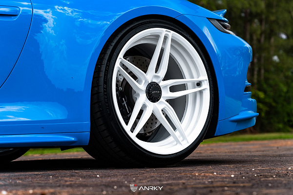 Фото дисков Anrky AN27 Белый глянец на Porsche 911 VIII