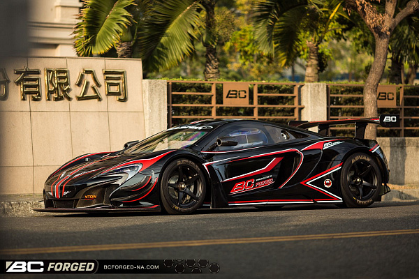 Фото дисков BC Forged RS45 Черный матовый на McLaren 650S