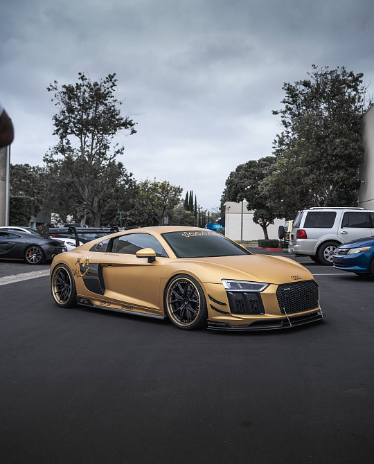 Фото дисков FDE01 Черный сатин на Audi R8 (4S)