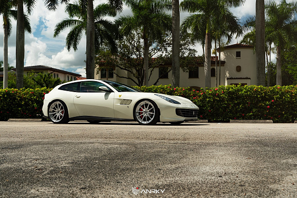 Ferrari GT4C Lusso