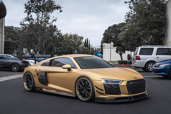 Фото дисков Brixton Forged FDE01 Черный сатин на Audi R8 (4S)