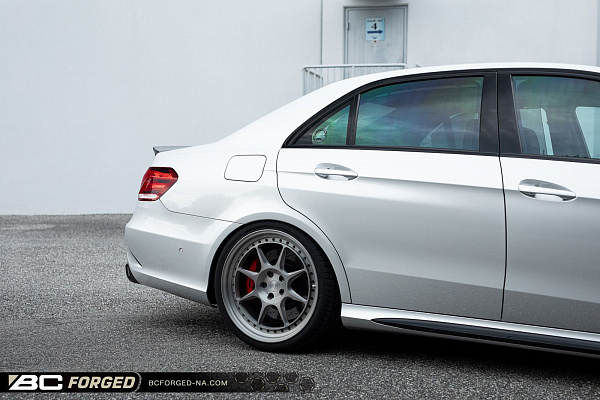 Фото дисков BC Forged LE82 // MLE82 Сатиновый темный лак на Mercedes-Benz E-Class (W212, S212, C207)