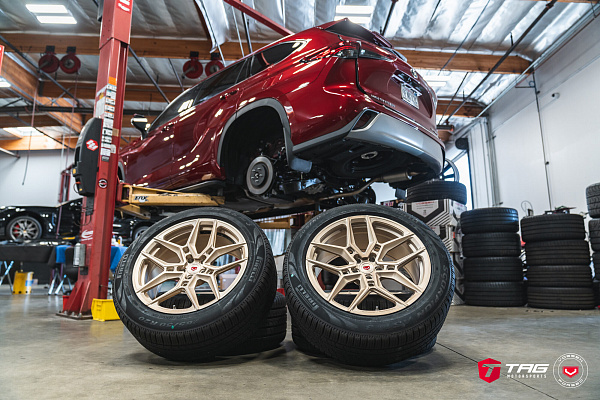 Фото дисков Vossen EVO-4 Сатиновая шампань на Toyota Highlander U70
