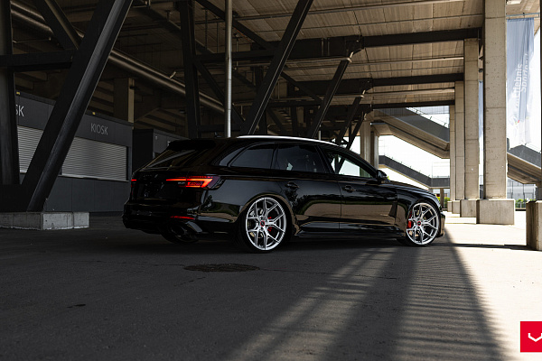 Фото дисков Vossen HF-5 Серебро на Audi A/S/RS 4 (B9)
