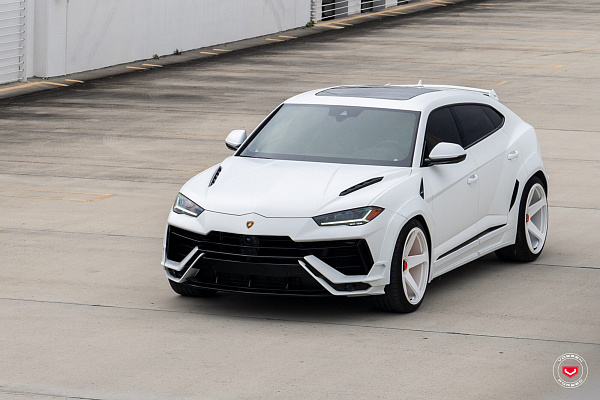 Фото дисков Vossen GEN-01 Белый глянец на Lamborghini Urus