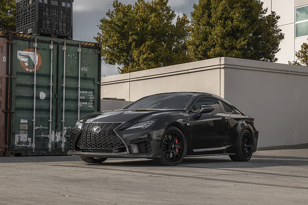 Фото дисков Rotiform ZMO-M Черный матовый на Lexus RC