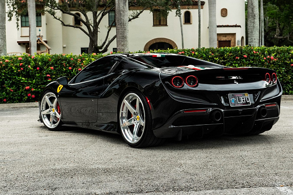 Фото дисков Anrky RS5.3 Полированный лак на Ferrari F8