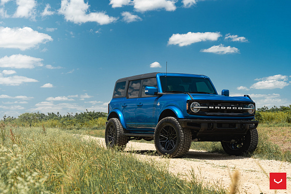 Фото дисков Vossen HF6-5 Черный глянец на Ford Bronco